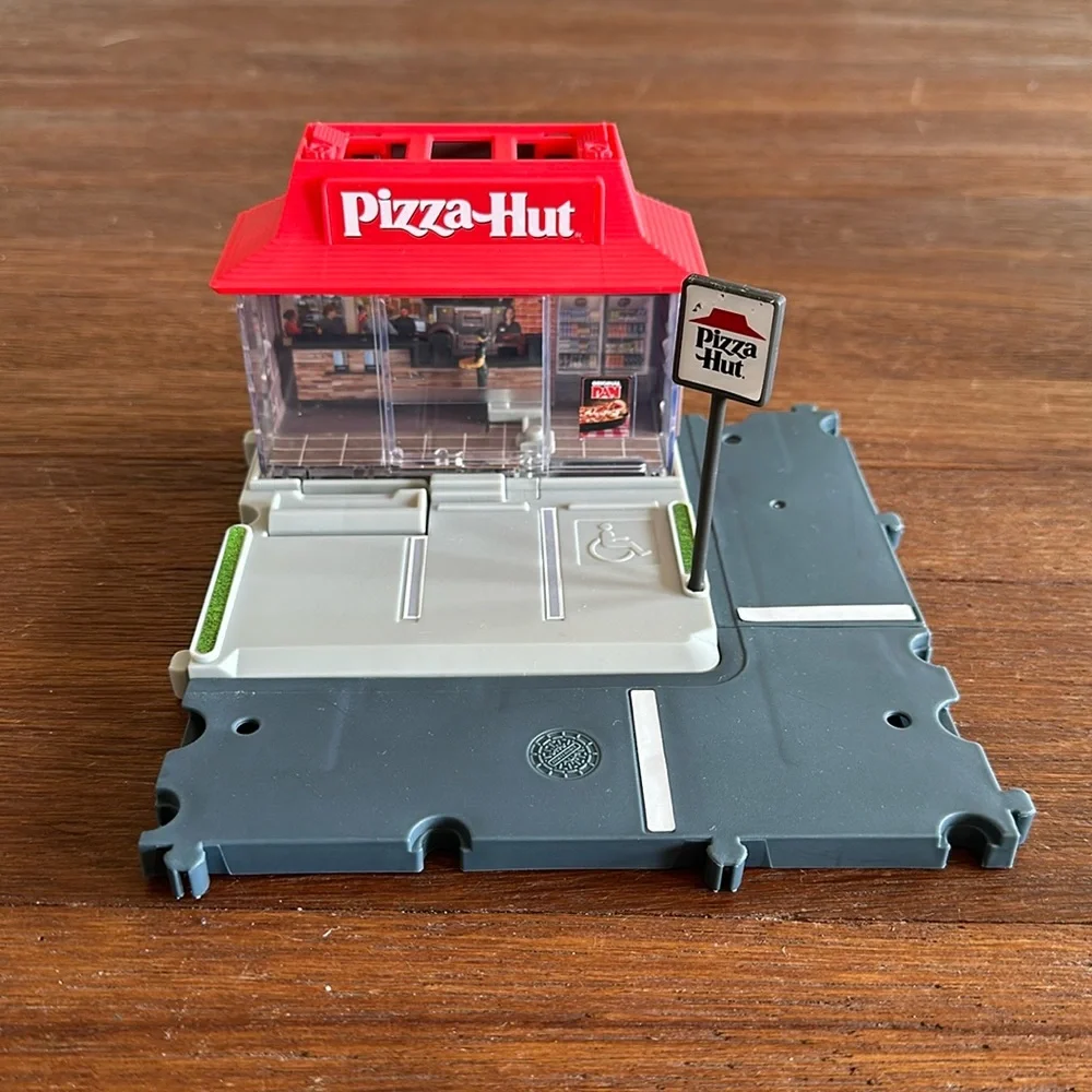 Matchbox Pizza Hut Store Playset Diecast Toy Mini Building Collectible